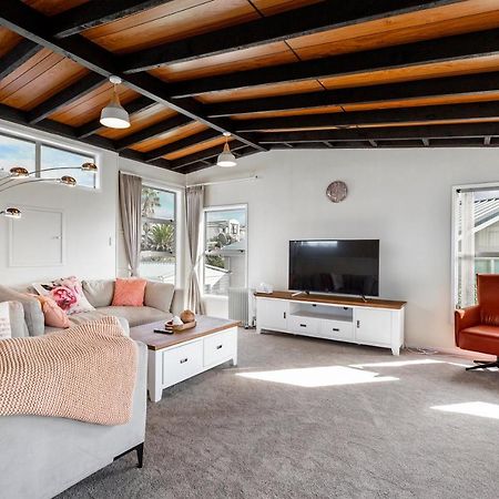 Couches, Bar Table & Kawau View Βίλα Snells Beach Εξωτερικό φωτογραφία